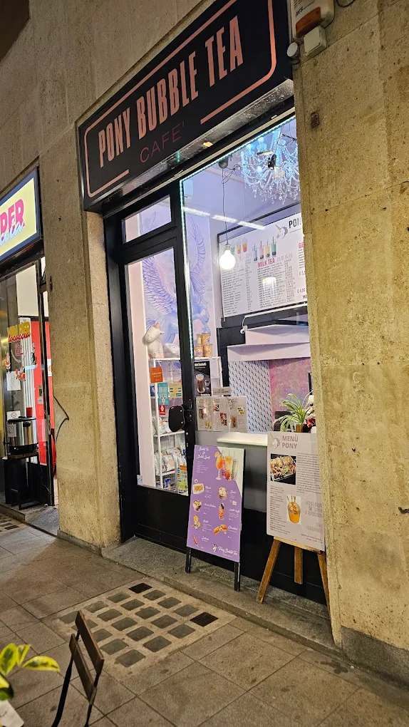 Ingresso del locale Pony Bubble Tea